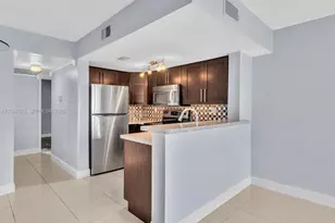 8695 NW 6th Ln, Miami, FL 33126 - Photo 10