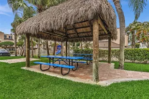 8695 NW 6th Ln, Miami, FL 33126 - Photo 28