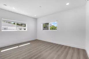 2810 SW 26th St, Miami, FL 33133 - Photo 14