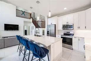 18451 NW 13th St, Pembroke Pines, FL 33029 - Photo 4