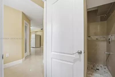 3240 NW 7th St, Miami, FL 33125 - Photo 50
