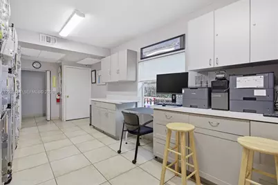 3240 NW 7th St, Miami, FL 33125 - Photo 32