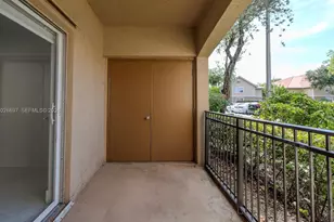 11730 SW 2nd St, Pembroke Pines, FL 33025 - Photo 18