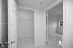 11730 SW 2nd St, Pembroke Pines, FL 33025 - Photo 12