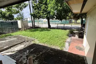 610 E 6th Pl, Hialeah, FL 33010 - Photo 18