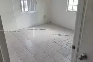 610 E 6th Pl, Hialeah, FL 33010 - Photo 8