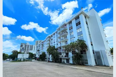 16465 NE 22nd Ave #610, North Miami Beach, FL 33160 - Photo 20