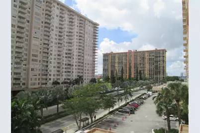 251 174th St #411, Sunny Isles Beach, FL 33160 - Photo 4