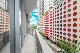 77 SE 5th St, Miami, FL 33131 - Photo 22