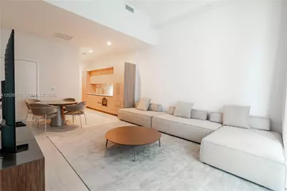 77 SE 5th St #407, Miami, FL 33131 - Photo 4