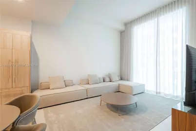 77 SE 5th St #407, Miami, FL 33131 - Photo 6