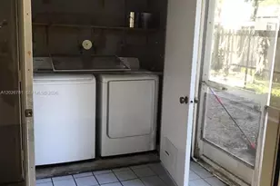 462 NE 210th Cir Terrace, Miami, FL 33179 - Photo 16