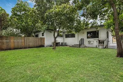 821 NW 36th Ave, Miami, FL 33125 - Photo 30