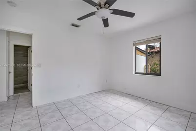 821 NW 36th Ave, Miami, FL 33125 - Photo 20