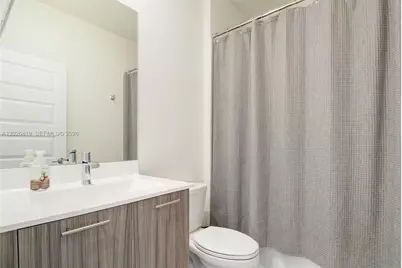4718 NW 83rd Pkwy, Doral, FL 33166 - Photo 26