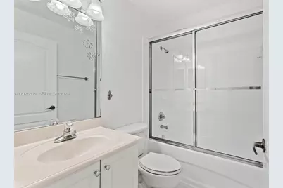 8610 NW 110th Ave, Doral, FL 33178 - Photo 10