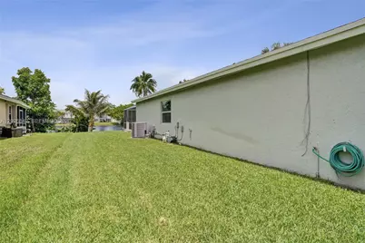 10639 Lago Welleby Dr, Sunrise, FL 33351 - Photo 54