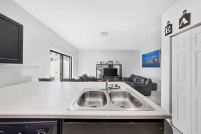 9381 W 33rd Ln, Hialeah, FL 33018 - Photo 12