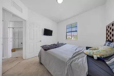 9381 W 33rd Ln, Hialeah, FL 33018 - Photo 22