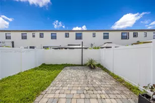 9381 W 33rd Ln, Hialeah, FL 33018 - Photo 14