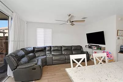 1036 SE 24th Ave, Homestead, FL 33035 - Photo 6