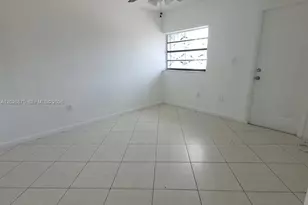 2438 SW 109th Ct, Miami, FL 33165 - Photo 10