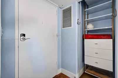 7135 Collins Ave #1124, Miami Beach, FL 33141 - Photo 6