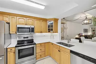 400 Commodore Dr, Plantation, FL 33325 - Photo 12