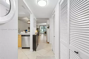 400 Commodore Dr, Plantation, FL 33325 - Photo 2