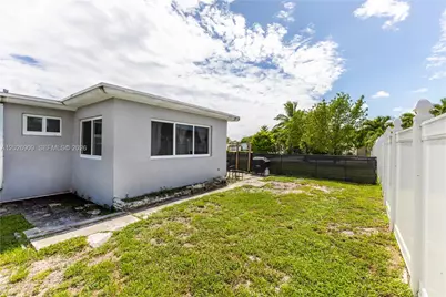 1870 SW 42nd Ter #0, Fort Lauderdale, FL 33317 - Photo 12