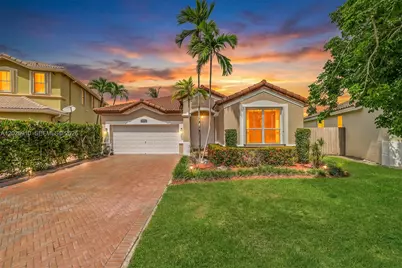 4402 SW 162nd Pl, Miami, FL 33185 - Photo 1