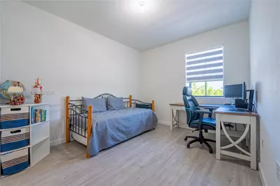 2588 SE 2nd St, Homestead, FL 33033 - Photo 8