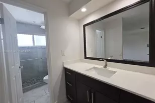 10003 NW 9th St Cir, Miami, FL 33172 - Photo 10