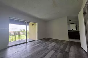 10003 NW 9th St Cir, Miami, FL 33172 - Photo 6