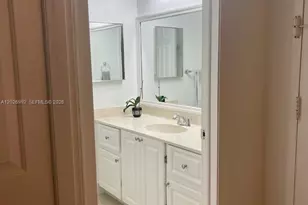 301 Racquet Club Rd, Weston, FL 33326 - Photo 10