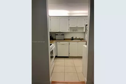 301 Racquet Club Rd #305, Weston, FL 33326 - Photo 8
