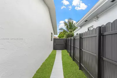 1915 NW 86th St, Miami, FL 33147 - Photo 26
