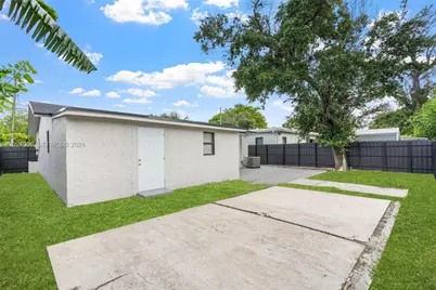 1915 NW 86th St, Miami, FL 33147 - Photo 22