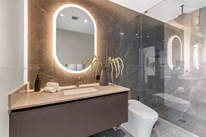 20 NE 11th St #2910, Miami, FL 33132 - Photo 10