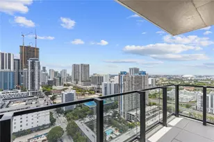 20 NE 11th St, Miami, FL 33132 - Photo 30
