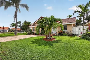 18847 NW 83rd Pl, Hialeah, FL 33015 - Photo 2