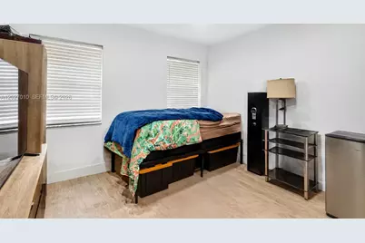 18847 NW 83rd Pl, Hialeah, FL 33015 - Photo 24