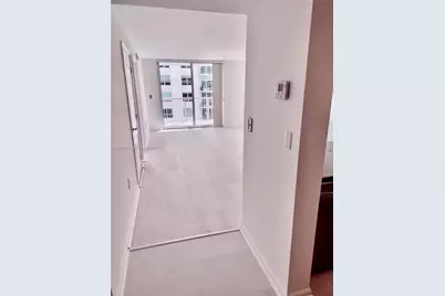 1200 Brickell Bay Dr #2005, Miami, FL 33131 - Photo 18