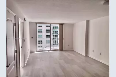 1200 Brickell Bay Dr #2005, Miami, FL 33131 - Photo 16