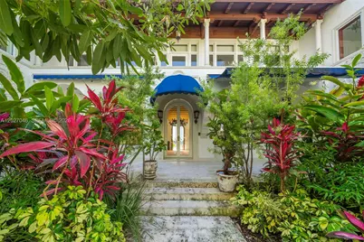 4731 Pine Tree Dr, Miami Beach, FL 33140 - Photo 2