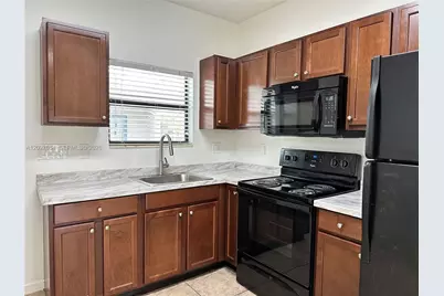 1035 NE 10th Ave #1, Fort Lauderdale, FL 33304 - Photo 1
