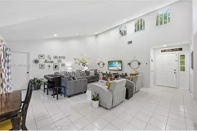 8189 Pine Cir #49, Tamarac, FL 33321 - Photo 6
