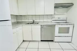 13499 Biscayne Blvd, North Miami, FL 33181 - Photo 2