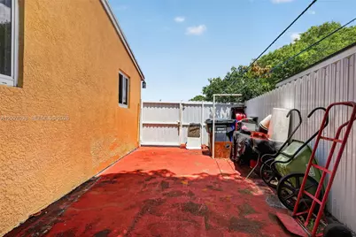 1440 N 68th Ave, Hollywood, FL 33024 - Photo 18