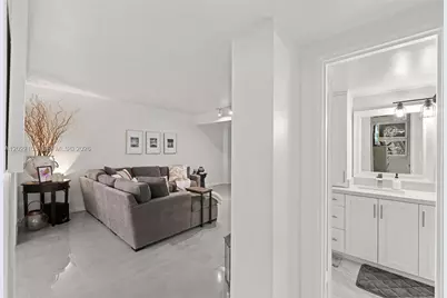 5001 Collins Ave #1E, Miami Beach, FL 33140 - Photo 10